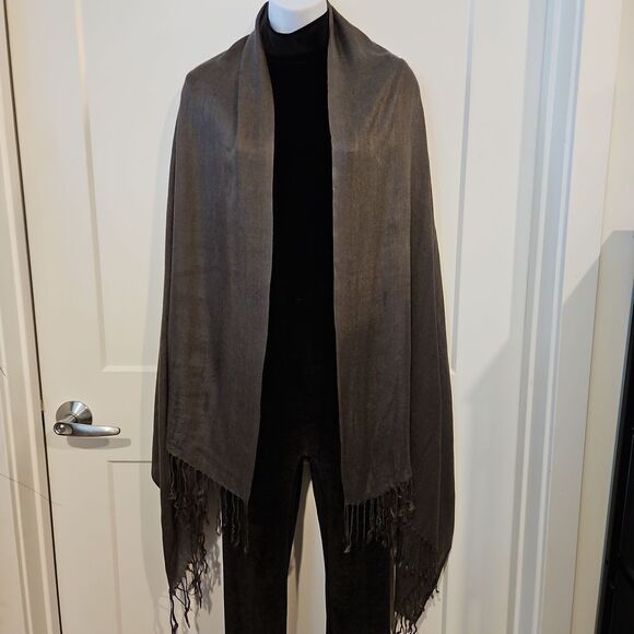 Pashmina Gray Wrap/Scraf 30% Silk - Picture 4 of 4